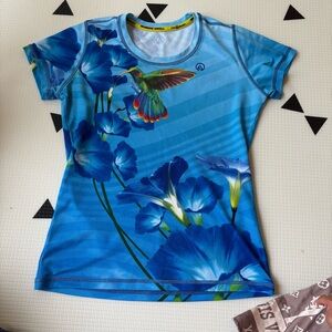INKnBURN Women's size S tech top of beautiful humming bird & flower.